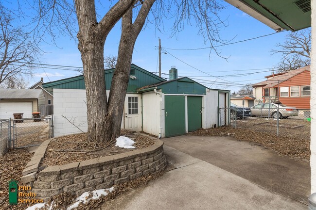 Building Photo - 3 Bedroom Home in South Saint Paul