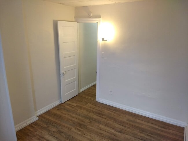 Building Photo - 424 N Jordan St
