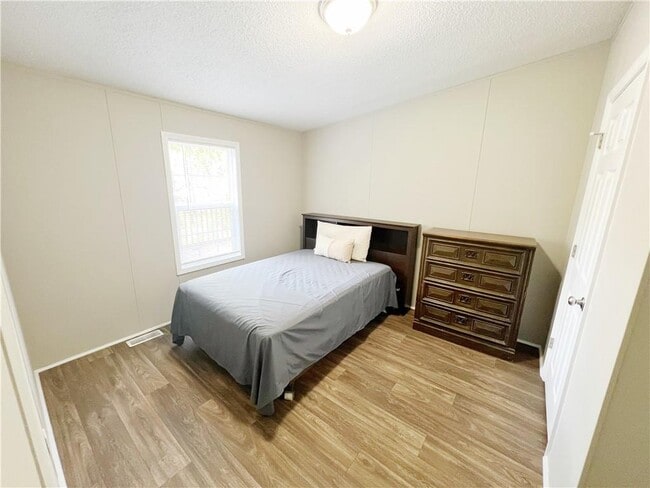 Building Photo - 325 Washington Dr