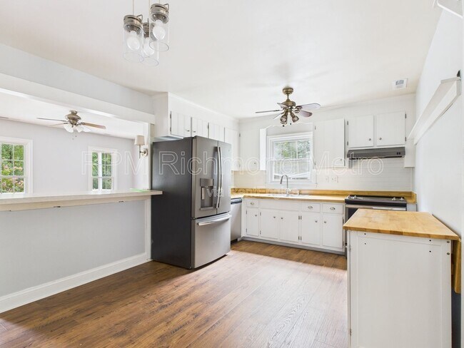 Building Photo - 11220 Sunfield Dr