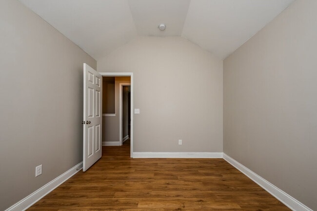 Building Photo - 2291 Wentworth Park Dr