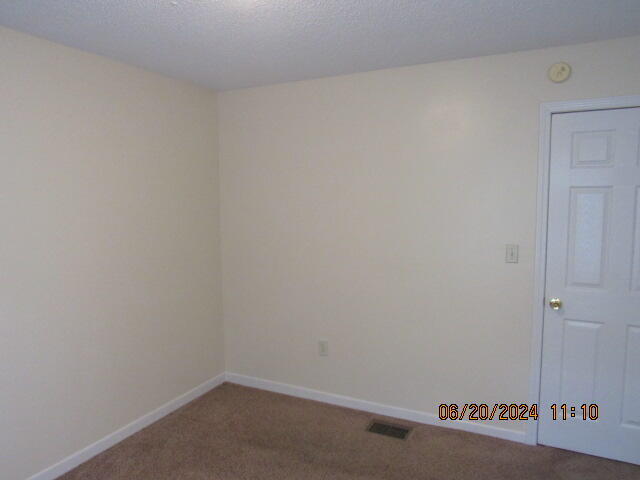 Building Photo - 705 Terrance Ct