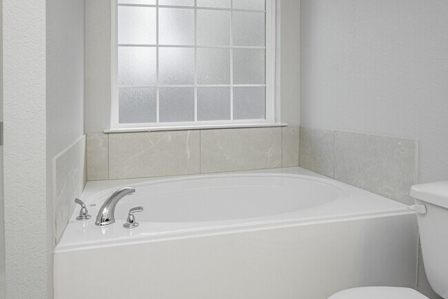 Building Photo - 623 Hollyhock Dr