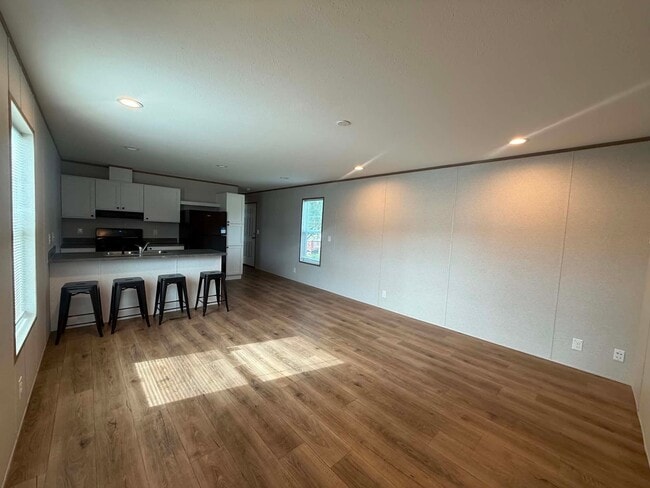 Building Photo - 3451 Ridge Ave