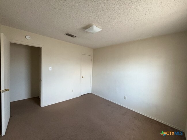 Building Photo - 2607 Schulze Dr