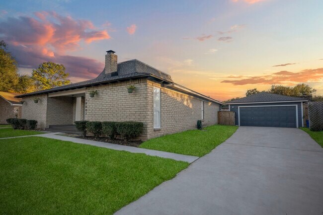 Building Photo - 14007 Overbrook Ln