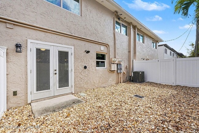 Building Photo - 1280 Jimmy Buffett Mem Hwy