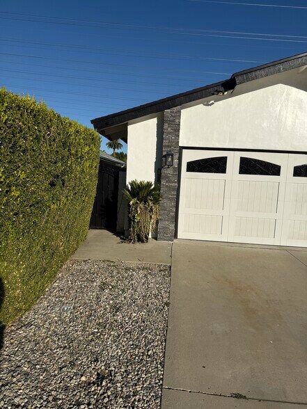 Building Photo - 9140 Crebs Ave