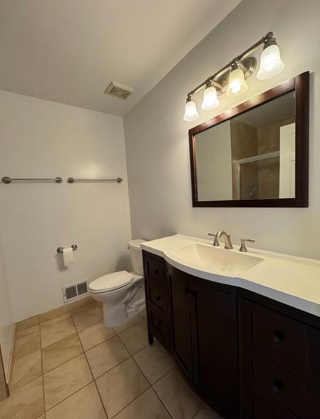 Building Photo - 10 Hopkinson Ct