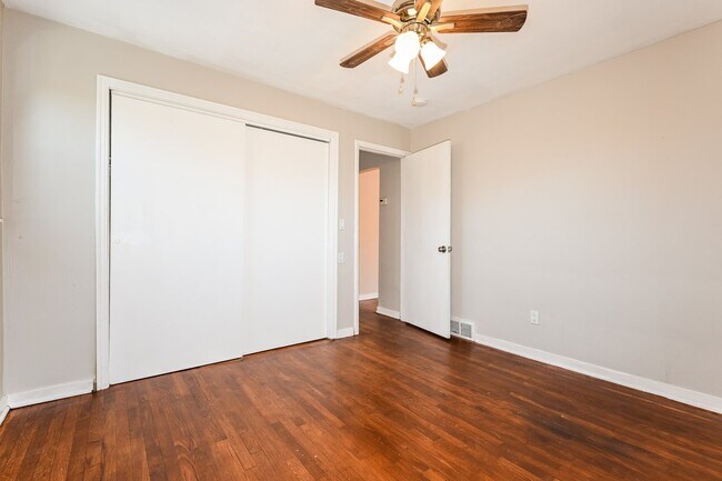 Building Photo - 1727 Wesley St