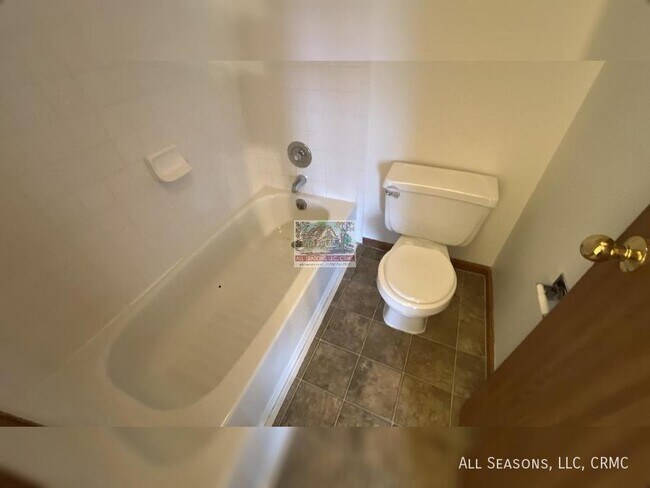 Building Photo - 750 Rundle Ct