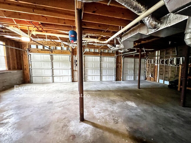 Building Photo - 205 Camellia Dr
