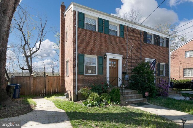 Building Photo - 4428 Vermont Ave