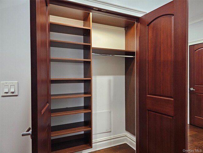 Building Photo - 49 Greenridge Ave