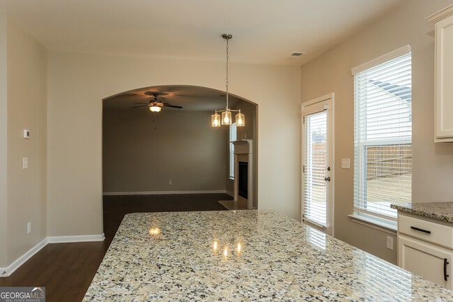 Building Photo - 32 Maple Grove Dr