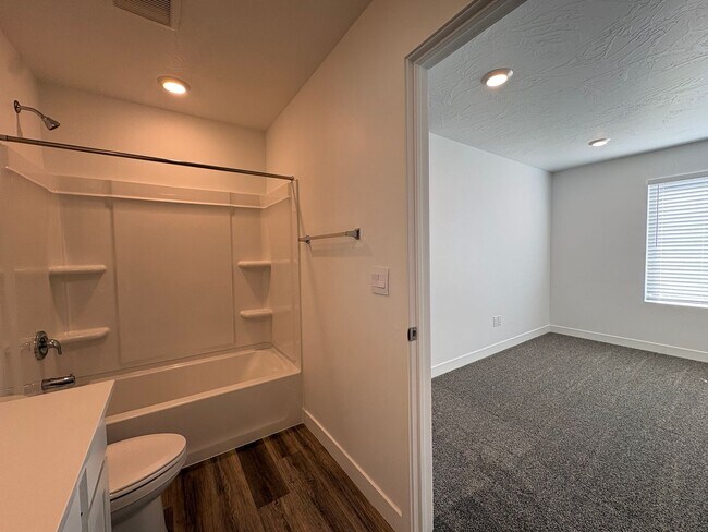 Building Photo - FOUR BED HOME AVAILABLE NOW