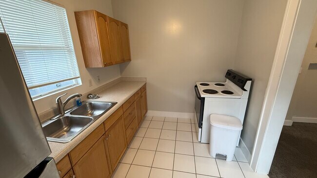 Building Photo - 431