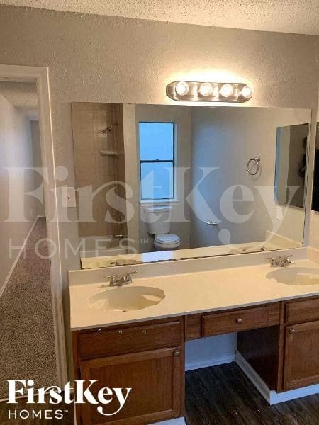 Building Photo - 15511 Evergreen Grove Dr