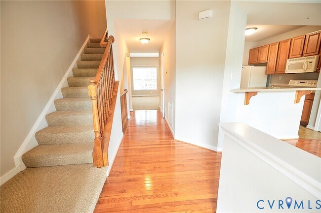 Building Photo - 315 Kingscote Ln
