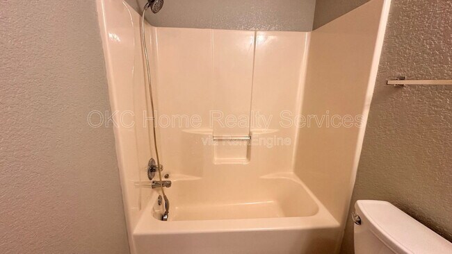 Building Photo - 5520 Bush Creek Way