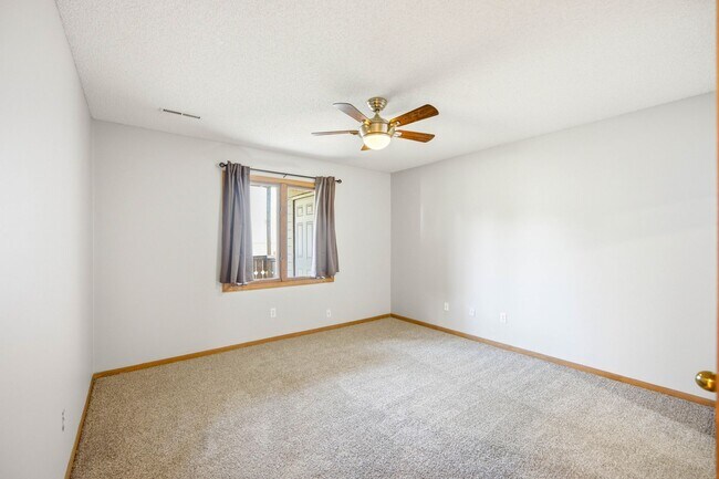 Building Photo - Ankeny Condo for Rent