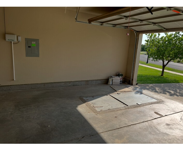 Building Photo - 18400 Agua Dr