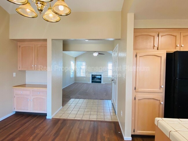 Building Photo - 8153 N Cedar Ave