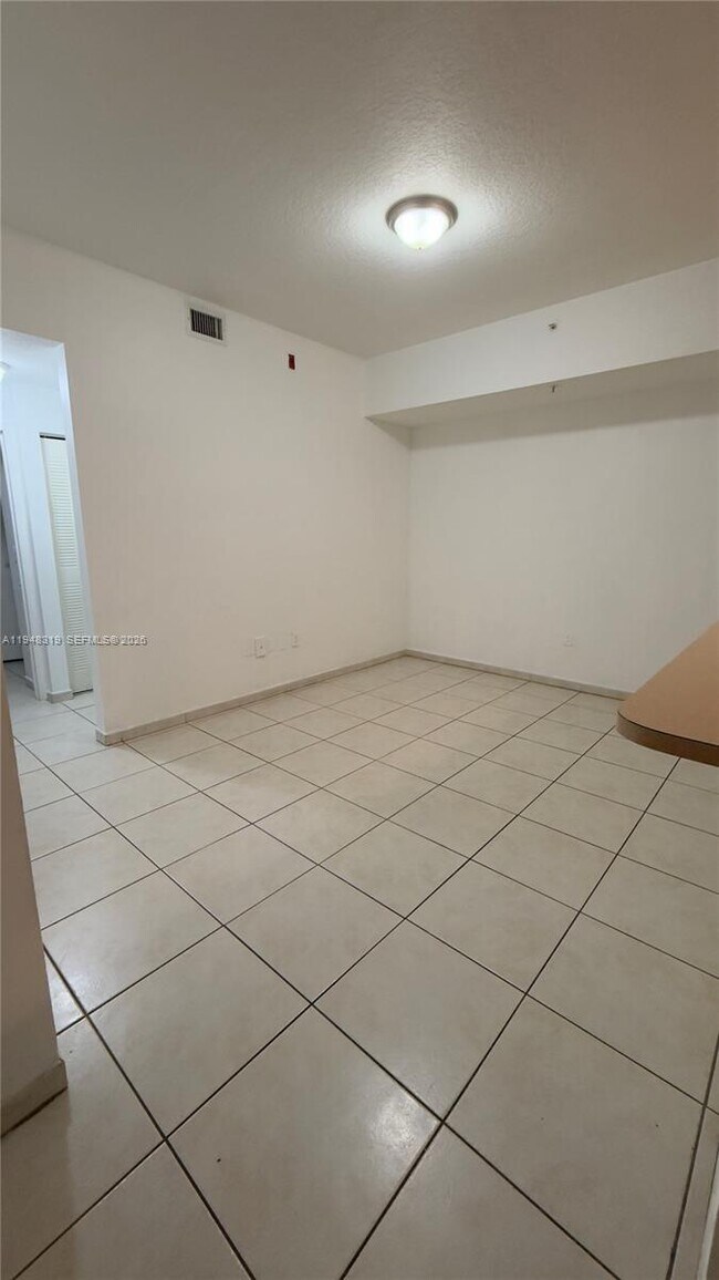 Building Photo - 7290 NW 114th Ave