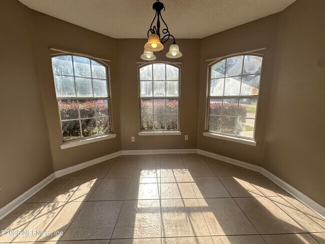 Building Photo - 925 Lake Sanford Ct