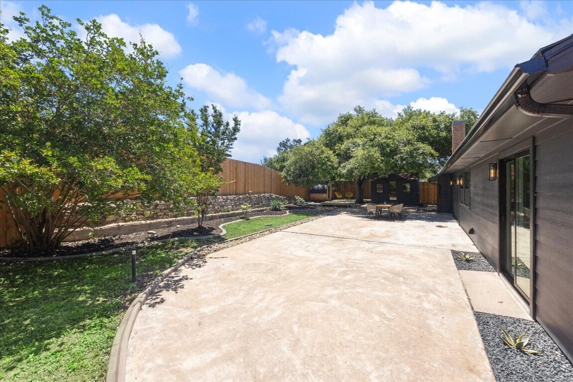 Building Photo - 7130 Scenic Brook Dr