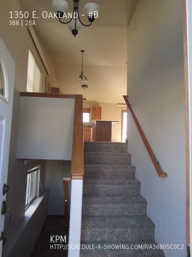 Building Photo - 1350 E. Oakland-#B