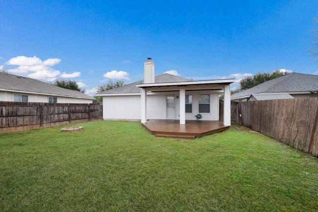 Building Photo - MOVE IN SPECIAL!