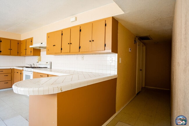 Building Photo - 931 Emerson Ave