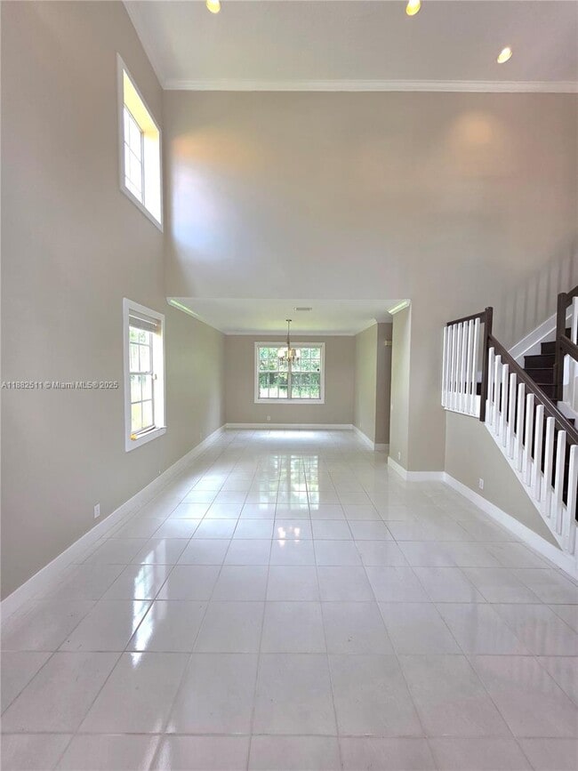 Building Photo - 584 Cambridge Dr