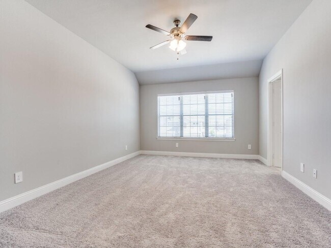 Building Photo - 6803 Topaz Dr