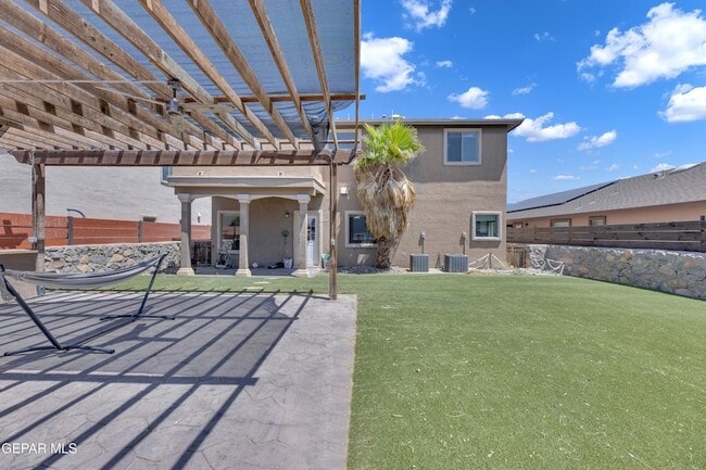 Building Photo - 14378 N Cave Dr