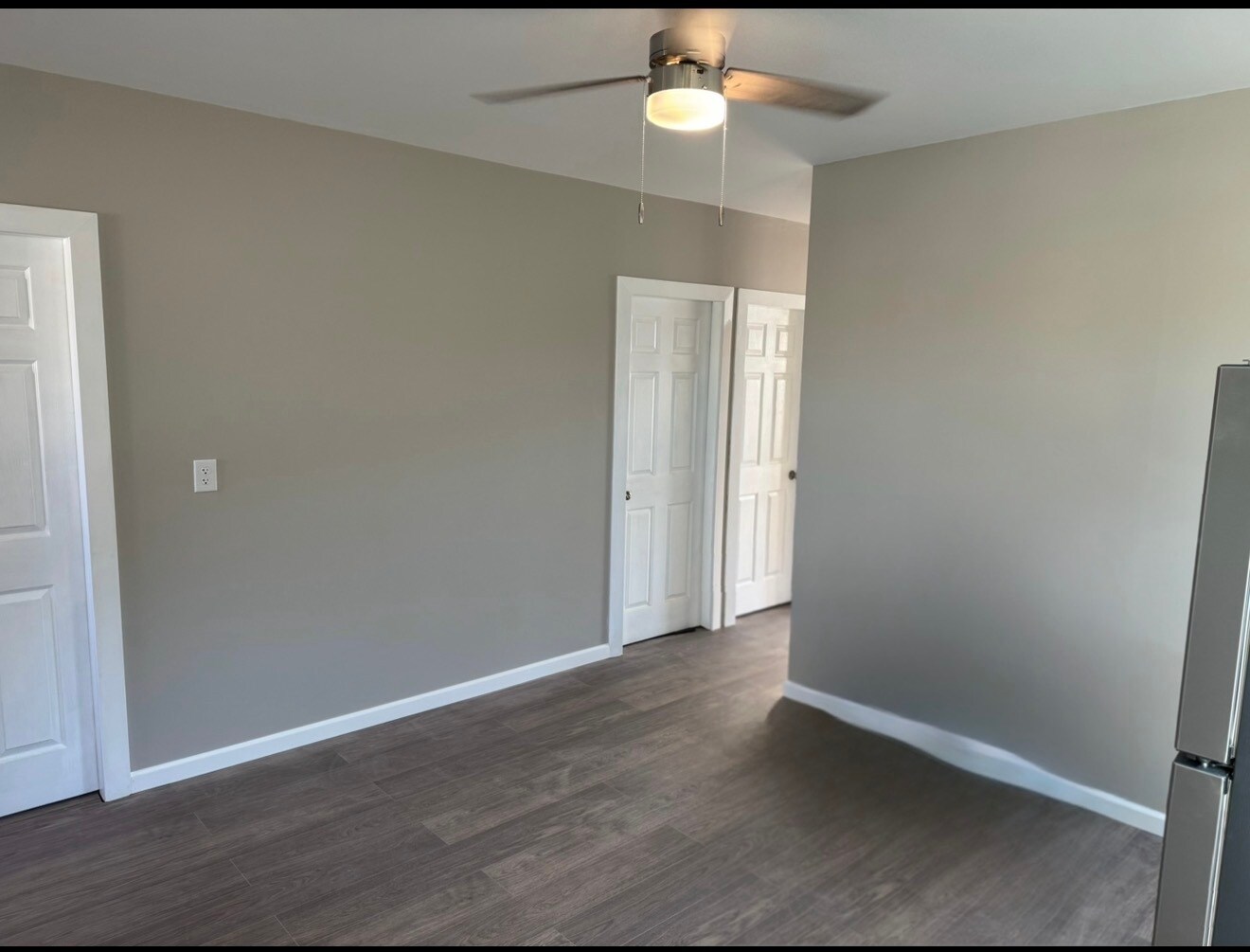 Building Photo - 545 Rivet St