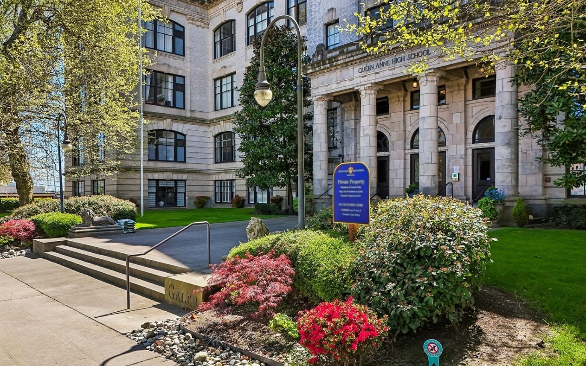 Building Photo - 201 Galer St