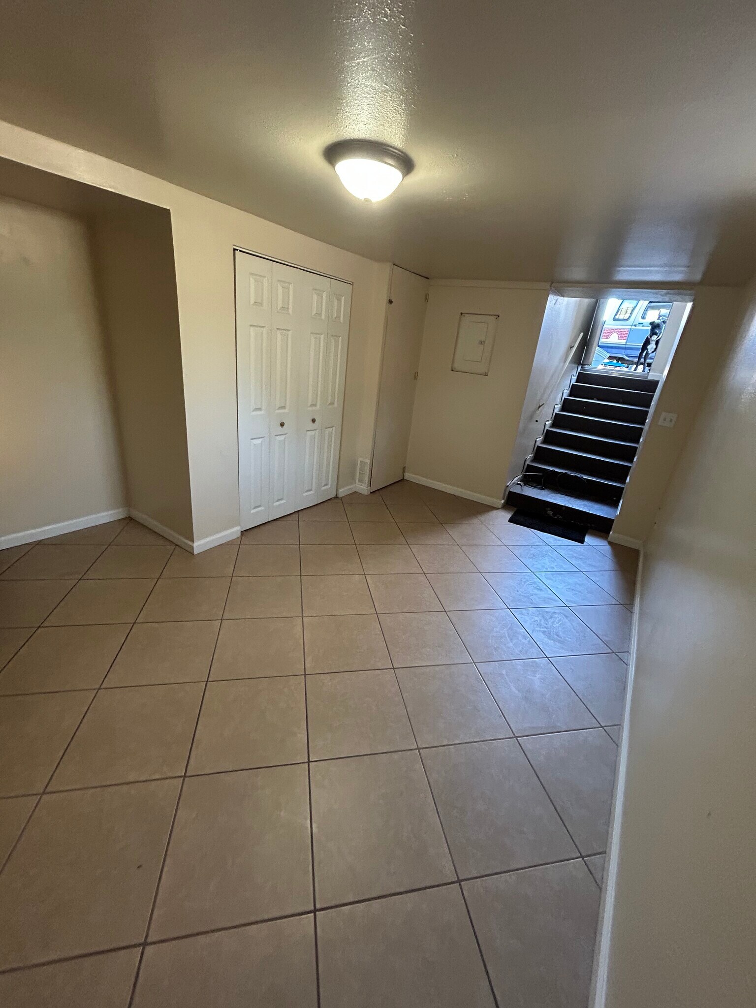 Building Photo - 222 E Evans Ave