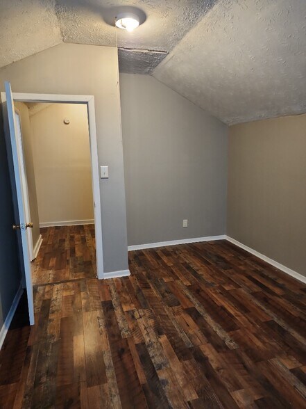 Building Photo - 515 Ben Hur Ave