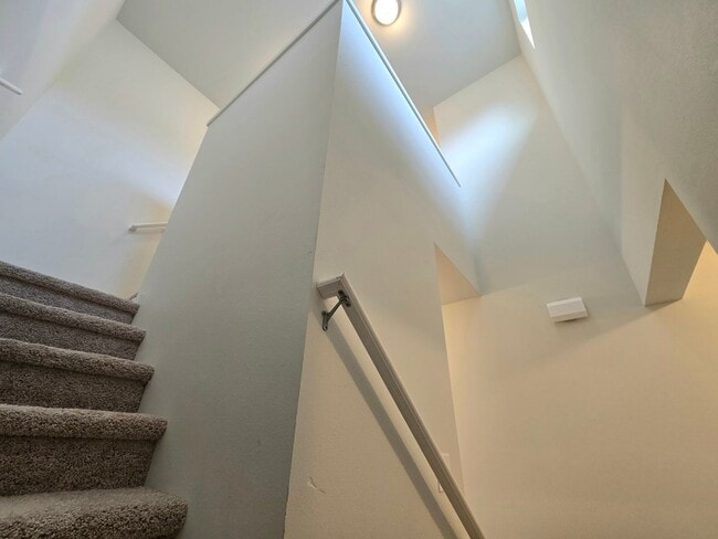 Building Photo - 4 Bedroom Home in Marysville  Pet Friendly!