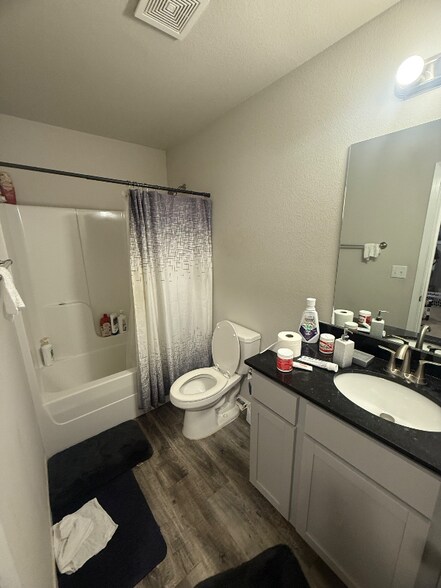 Building Photo - 530 Woodcreek Lp