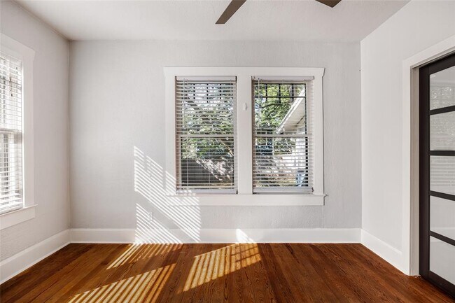 Building Photo - 217 Leland St
