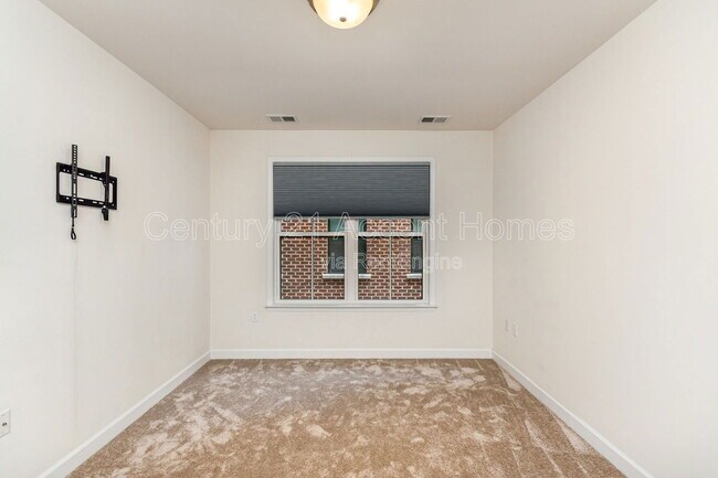 Building Photo - 2101 N Monroe St