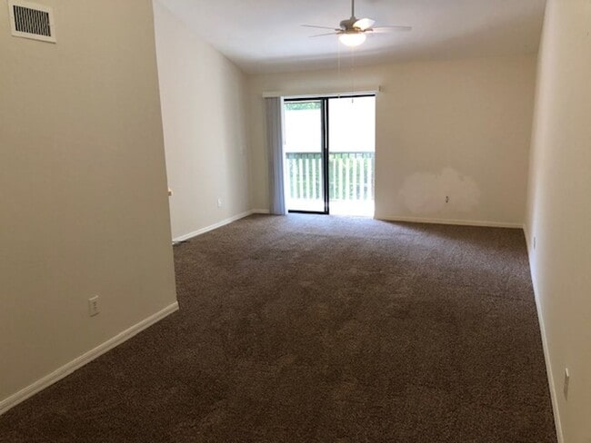 Building Photo - 9648 Windsor Gardens Ln