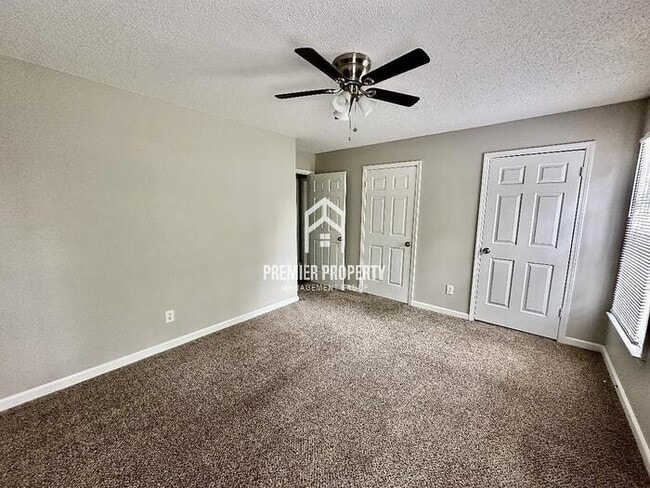 Building Photo - 6667 Amersham Dr