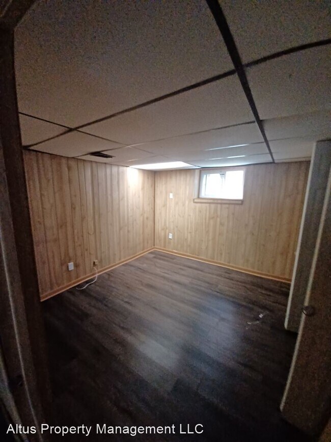 Building Photo - 3 br, 1 bath House - 1011 Wentworth Ave