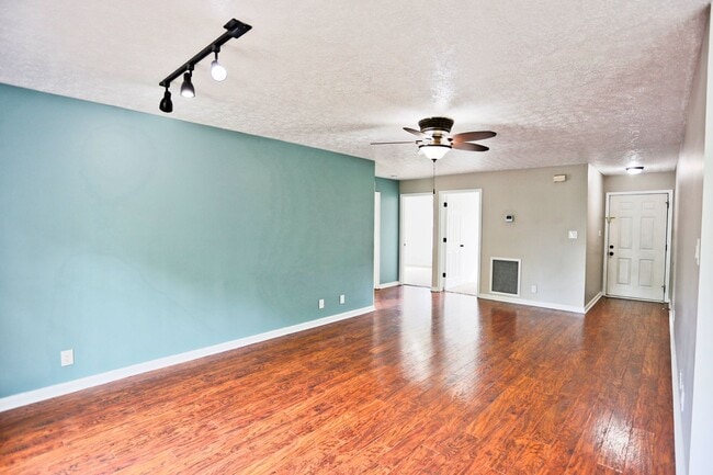 Building Photo - 238 Audrea Ln