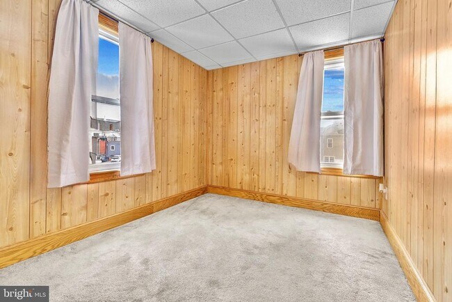 Building Photo - 117 S Pavilion Ave