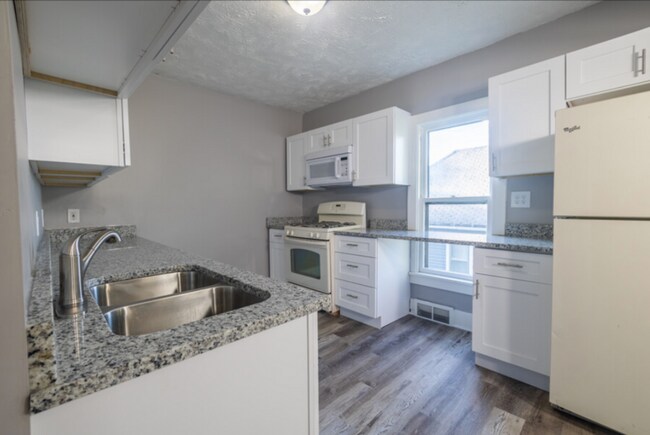Building Photo - 4921 N 34th Ave